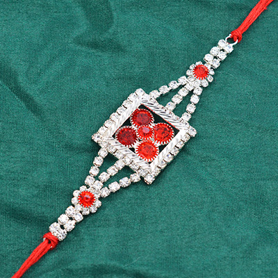 Amazing Eye Catching Flower Decorated with Magnificent Square in Silk Thread
