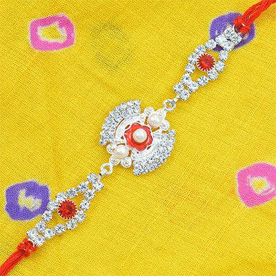 Stunning Pearls in Diamond Flower with Beautiful Jewels in Silk Thread