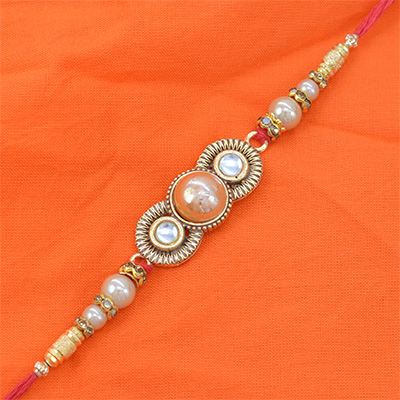 Awesome Diamonds in Graceful Shape with Attractive Pearls in Silk Thread