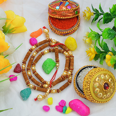 Awesome Eye-Catching Multicolor Pearls Garland with Silk Thread