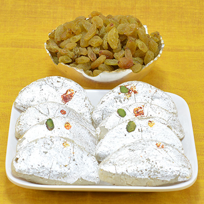 Mouthwatering Kaju Gujia with Tasteful Kismis Dry Fruit Hamper