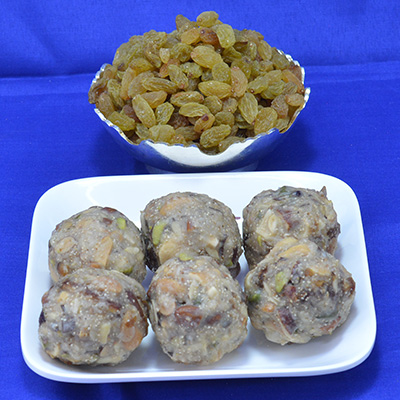 Piquant Kismis Dry fruit along with Luscious Kaju Dry Fruit Hamper